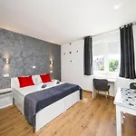 Luxury Split
