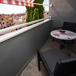 Luxury Split