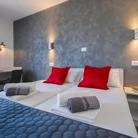Luxury سبليت